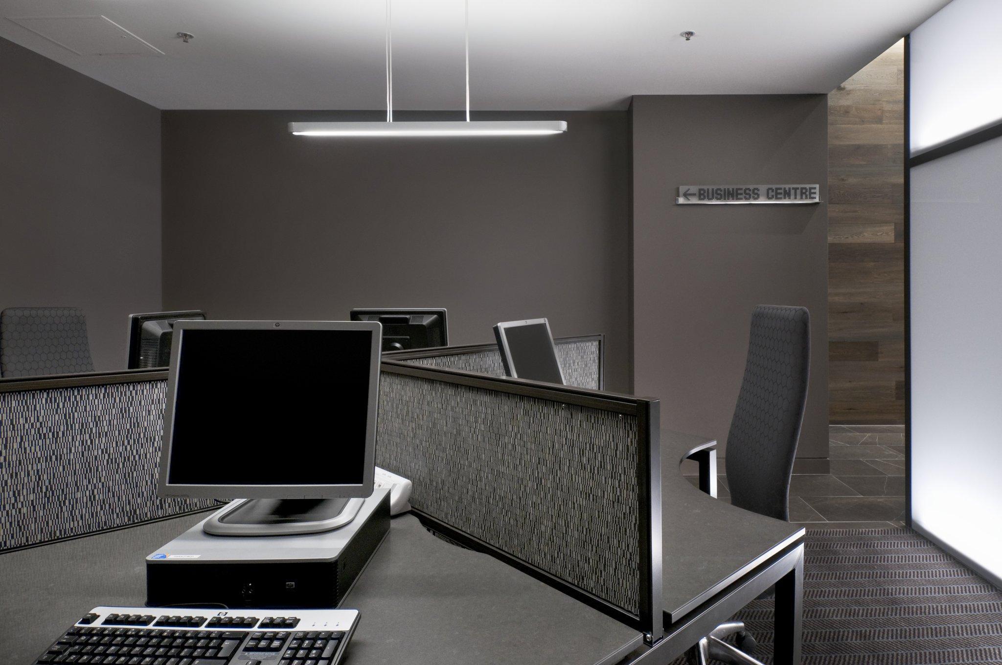 Pullman Adelaide Otel Konforlar fotoğraf A linear fluorescent light