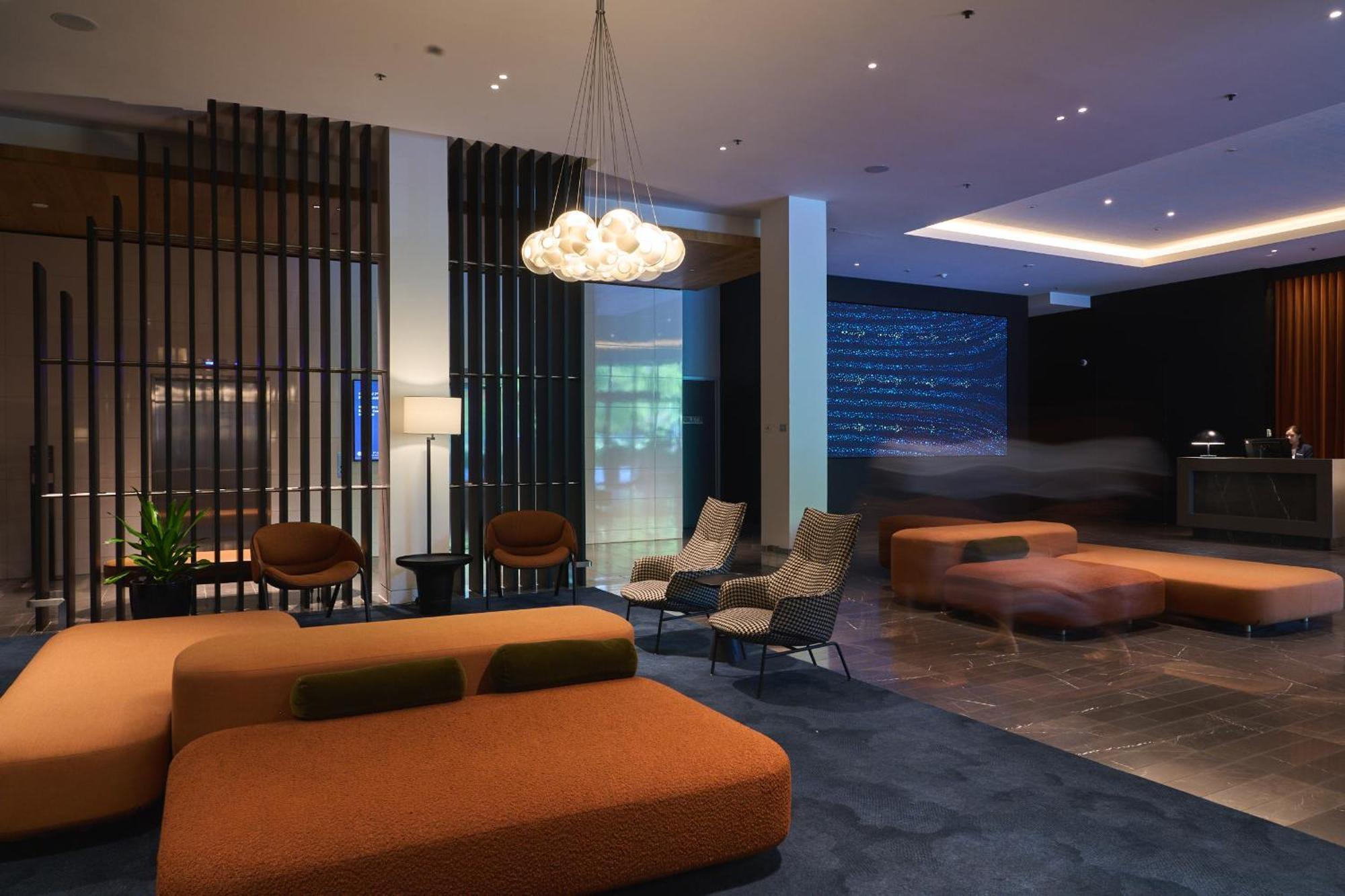 Pullman Adelaide Otel Dış mekan fotoğraf The lounge at the airport