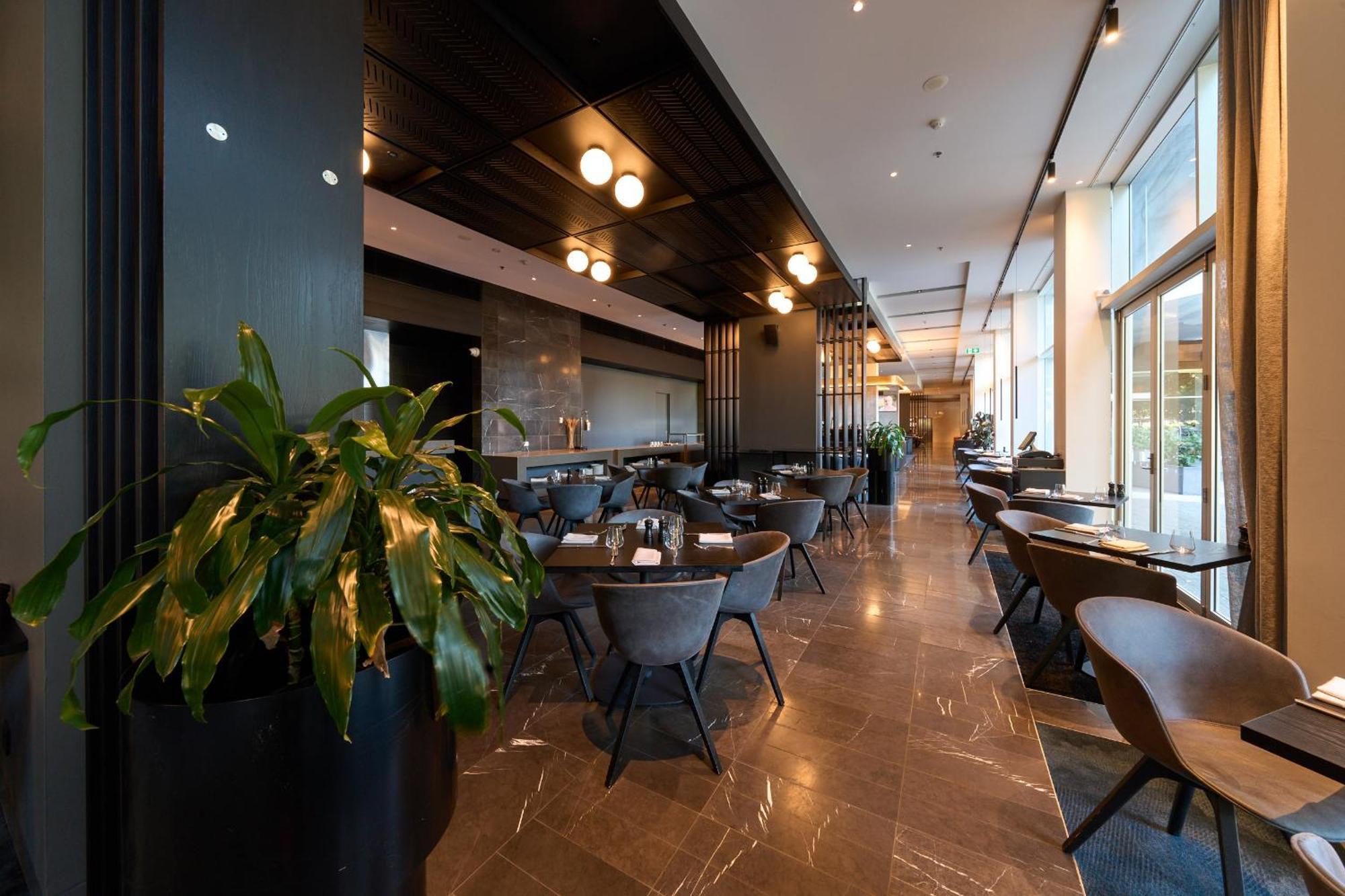 Pullman Adelaide Otel Dış mekan fotoğraf The restaurant
