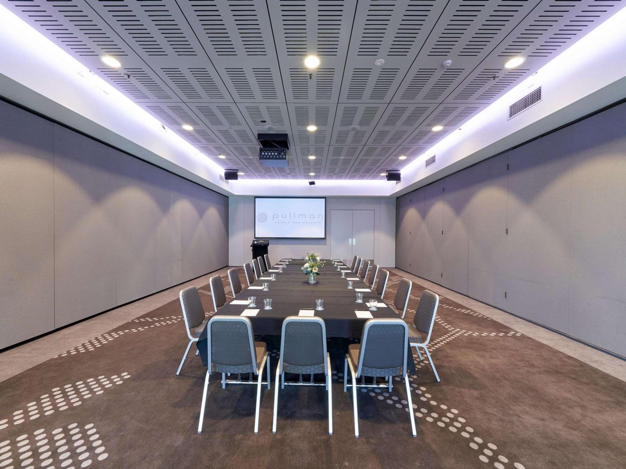 Pullman Adelaide Otel Dış mekan fotoğraf The Boardroom