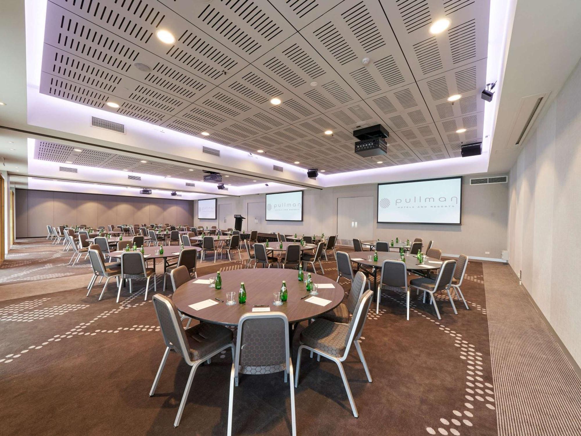 Pullman Adelaide Otel Dış mekan fotoğraf The International Centre